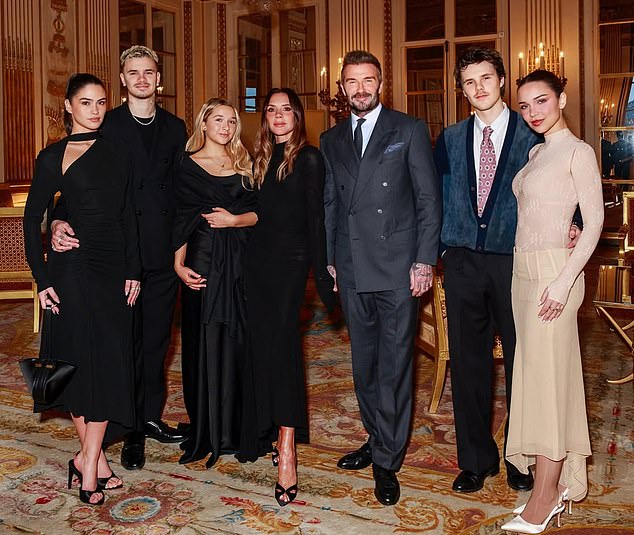 SARAH VINE: Temo por Harper Beckham. Victoria e David estão SARAH VINE: Temo por Harper Beckham. Victoria e David estão se arriscando com ela, não entendo. Eles devem ser tão cuidadosos