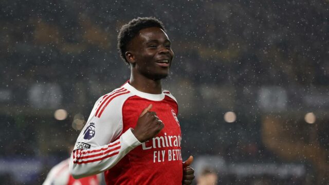 Saka assina novo contrato com o Arsenal até 2031 Saka assina novo contrato com o Arsenal até 2031