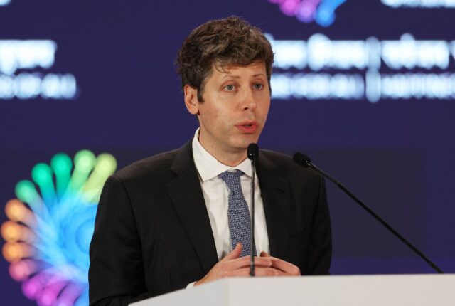 Sam Altman da OpenAI: Regulamentação global de IA necessária “urgentemente”
