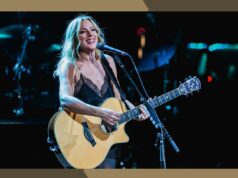“Sarah McLachlan estende ‘Better Broken Tour’ e adiciona dois shows em Nova York” . Obter ingressos "Sarah McLachlan estende 'Better Broken Tour' e adiciona dois shows em Nova York" . Obter ingressos