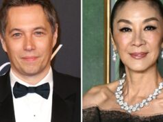Sean Baker e Michelle Yeoh se unem para o novo projeto ‘Sandiwara’ da Fashion House Self-Portrait, com estreia no Festival de Cinema de Berlim Sean Baker e Michelle Yeoh se unem para o novo projeto 'Sandiwara' da Fashion House Self-Portrait, com estreia no Festival de Cinema de Berlim