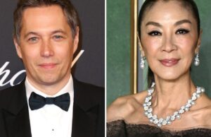 Sean Baker e Michelle Yeoh se unem para o novo projeto ‘Sandiwara’ da Fashion House Self-Portrait, com estreia no Festival de Cinema de Berlim Sean Baker e Michelle Yeoh se unem para o novo projeto 'Sandiwara' da Fashion House Self-Portrait, com estreia no Festival de Cinema de Berlim