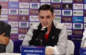 Sem vitória, técnico da Seleção Indonésia de Futsal, Hector Souto, pede melhorias nas instalações de campo Sem vitória, técnico da Seleção Indonésia de Futsal, Hector Souto, pede melhorias nas instalações de campo
