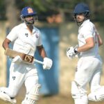 Semifinal do Troféu Ranji 2025-26: Auqib Nabi 5-fer, Samad cinquenta ajudam J&K a lutar contra Bengala