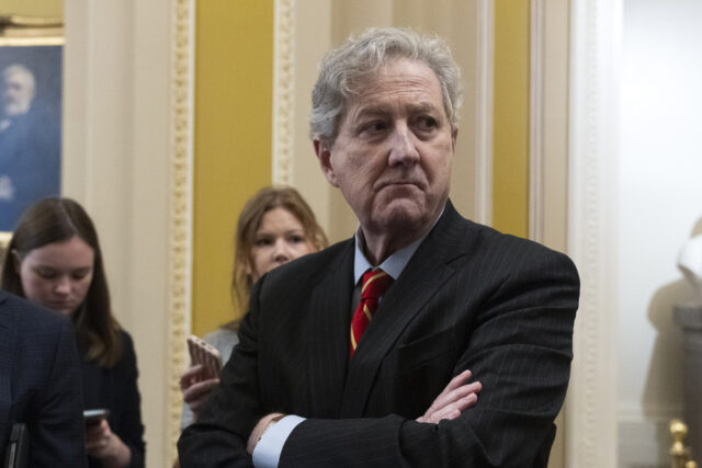 Senador republicano admite que partido caminha para o fiasco eleitoral Desenho animado de Clay Jones