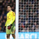 Senne Lammens homenageado por comparações de Edwin van der Sar após masterclass x Everton