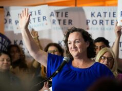 Será que um campo democrata lotado na corrida para governador da Califórnia proporcionará uma rara abertura para o Partido Republicano? Será que um campo democrata lotado na corrida para governador da Califórnia proporcionará uma rara abertura para o Partido Republicano?