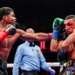 Shakur Stevenson dá um soco em Teofimo Lopez durante sua conquista do título em uma quarta categoria de peso, tomando uma decisão unânime em 31 de janeiro de 2026 para capturar o cinturão meio-médio júnior da WBO no Garden.