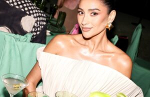 Shay Mitchell sobre colaborações BÉIS, novo papel como embaixador de viagens da Capital One: ‘Quero que as coisas pareçam premium… não intimidantes’ Shay Mitchell sobre colaborações BÉIS, novo papel como embaixador de viagens da Capital One: 'Quero que as coisas pareçam premium... não intimidantes'