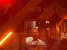 Shia LaBeouf briga no Mardi Gras de Nova Orleans, tratado pela EMS, em vídeo 021726 ambulância shia labouf kal