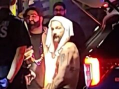 Shia LaBeouf sem camisa é PRESO depois que uma suposta briga de bar com DOIS homens foi tão ruim que os paramédicos foram chamados O ator de Hollywood Shia LaBeouf foi preso em Nova Orleans na manhã de terça-feira, de acordo com o Departamento de Polícia de Nova Orleans. A estrela de Fury, de 39 anos, brigou logo depois da meia-noite com várias pessoas enquanto festejava durante o festival de Mardi Gras