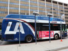 Sim, gênios, queremos ônibus sem cocô Sim, gênios, queremos ônibus sem cocô