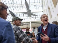 Skelton: O bilionário que quer ser governador da Califórnia Skelton: O bilionário que quer ser governador da Califórnia