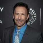 Skin Care Mogul explica por que ele está nos arquivos de Epstein