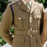 Joshua Parsons, 26, um sinalizador do 220 Signal Squadron baseado em Colerne, Wiltshire, morreu no acidente noturno contra uma árvore enquanto falava com sua namorada Georgia Clements