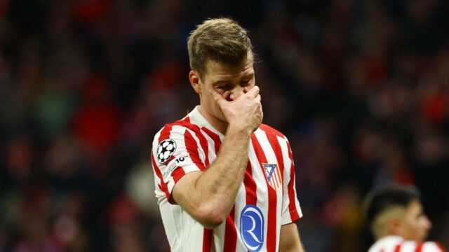 Sorloth, atacante do Atlético de Madrid e da Noruega, foi Sorloth, atacante do Atlético de Madrid e da Noruega, foi levado às pressas para o hospital após confronto de cabeças