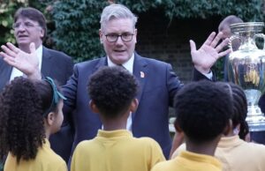 Starmer do Reino Unido anuncia repressão aos chatbots de IA em iniciativas de segurança infantil Starmer do Reino Unido anuncia repressão aos chatbots de IA em iniciativas de segurança infantil