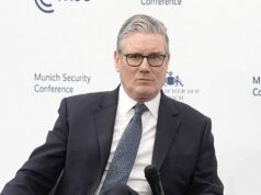 Starmer envia grupo de ataque do Reino Unido ao Ártico, cita a crescente ameaça da Rússia enquanto Trump pressiona acordo com a Groenlândia Starmer envia grupo de ataque do Reino Unido ao Ártico, cita a crescente ameaça da Rússia enquanto Trump pressiona acordo com a Groenlândia