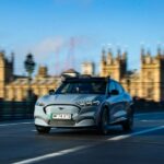 Startup autônoma Wayve arrecada US$ 1,5 bilhão para guerras de robotáxis