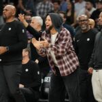 Steph Curry perderá o terceiro jogo consecutivo do Warriors devido a uma lesão no joelho direito