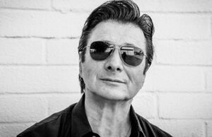 Steve Perry declara que ‘não é verdade’ que ele pode aparecer na turnê de despedida do Journey, depois que Jonathan Cain disse que estava ‘pensando nisso’ Steve Perry declara que 'não é verdade' que ele pode aparecer na turnê de despedida do Journey, depois que Jonathan Cain disse que estava 'pensando nisso'