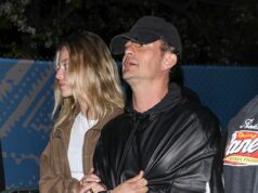 Super Bowl acabou! Orlando Bloom, 49, leva modelo de biquíni, 28, para o jogo… enquanto o chefe do Google, 70, ‘namora alemão de 27 anos’ Orlando Bloom, 49, foi flagrado saindo do Super Bowl no domingo com Luisa Laemmel, uma modelo 21 anos mais nova