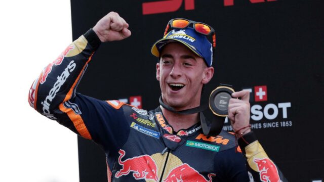 Tailândia MotoGP: Acosta vence sprint de abertura da temporada após penalidade de Márquez
