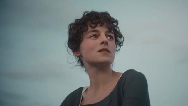 Teaser de 'Orgulho e Preconceito': primeira filmagem de Emma Corrin como Elizabeth Bennet e Jack Lowden como Sr. Darcy na série Netflix
