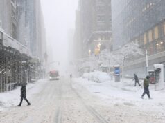 Tempestade de inverno ‘épica’ atingindo a costa leste com neve vista do espaço Tempestade de inverno 'épica' atingindo a costa leste com neve vista do espaço
