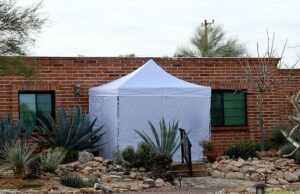 Tenda branca é erguida fora da casa de Nancy Guthrie 11 dias após seu sequestro Tenda branca é erguida fora da casa de Nancy Guthrie 11 dias após seu sequestro