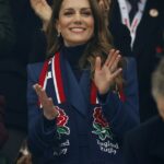 A Princesa de Gales chegou para torcer pela seleção inglesa de rugby na partida contra a Irlanda esta tarde, continuando com seus compromissos planejados após a prisão sem precedentes de Andrew Mountbatten-Windsor