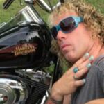 Menino desaparecido de 3 anos encontrado em segurança depois que pai matou sua mãe, atirou em sua irmã e fugiu do local