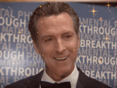 ‘The Daily Show’ espeta Gavin Newsom por escândalo sexual e fracasso em resolver moradores de rua e trens de alta velocidade em novo segmento (EXCLUSIVO) 'The Daily Show' espeta Gavin Newsom por escândalo sexual e fracasso em resolver moradores de rua e trens de alta velocidade em novo segmento (EXCLUSIVO)