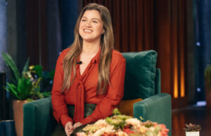 ‘The Kelly Clarkson Show’ terminará após 7 temporadas: ‘Esta não foi uma decisão fácil’ 'The Kelly Clarkson Show' terminará após 7 temporadas: 'Esta não foi uma decisão fácil'
