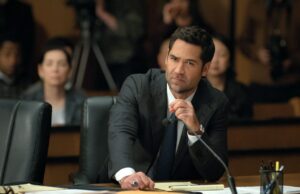 ‘The Lincoln Lawyer’ aumenta a tensão para a 4ª temporada: ‘Ele está lutando por sua vida’ 'The Lincoln Lawyer' aumenta a tensão para a 4ª temporada: 'Ele está lutando por sua vida'