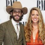 Veja Thomas Rhett, filhas de Lauren Akins, comemorando docemente seu aniversário