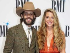 Thomas Rhett e Lauren Akins dão as boas-vindas ao seu quinto bebê, 2 semanas antes Veja Thomas Rhett, filhas de Lauren Akins, comemorando docemente seu aniversário