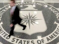 Tim Cook ‘dormiu com um olho aberto’ após briefing confidencial da CIA sobre Taiwan Tim Cook ‘dormiu com um olho aberto’ após briefing confidencial da CIA sobre Taiwan | A foto mostra um homem atravessando o logotipo da CIA no chão de um prédio da agência