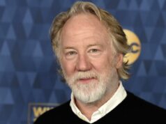 Timothy Busfield indiciado por quatro acusações de abuso sexual infantil no Novo México Timothy Busfield indiciado por quatro acusações de abuso sexual infantil no Novo México