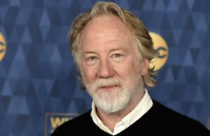 Timothy Busfield indiciado por quatro acusações de abuso sexual infantil no Novo México Timothy Busfield indiciado por quatro acusações de abuso sexual infantil no Novo México