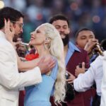 01 DE FEVEREIRO: Bad Bunny recebe prêmio de Melhor Álbum de Música Urbana por