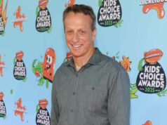 Tony Hawk responde à alegação de que se casou na ilha de Jeffrey Epstein Whoopi Goldberg critica a teoria da conspiração de que ela visitou a ilha de Jeffrey Epstein