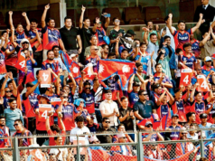 Torcedores do Nepal transformam Wankhede em casa durante confronto com a Itália Torcedores do Nepal transformam Wankhede em casa durante confronto com a Itália