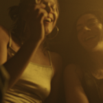 Trailer de Erupcja: Charli XCX estrela um romance sáfico explosivo