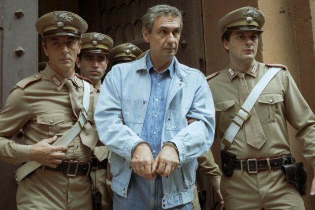 Transmita ou ignore: ‘Portobello’ na HBO Max, uma releitura do Transmita ou ignore: ‘Portobello’ na HBO Max, uma releitura do roteiro de quando um popular apresentador de TV italiano foi acusado de ser um mafioso