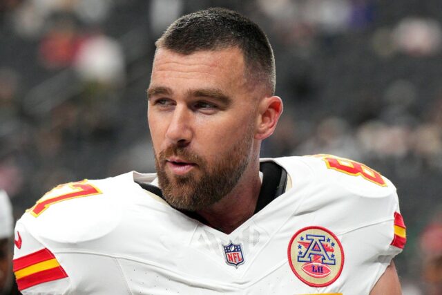 Travis Kelce elogiado pela reação elegante após perder o prêmio Travis Kelce elogiado pela reação elegante após perder o prêmio de prestígio