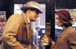 Três filmes dos anos 1980 que valem a pena assistir novamente, classificados (fevereiro de 2026) Holly Hunter e Nicolas Cage em Raising Arizona