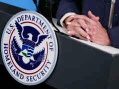 Tribunal de apelações confirma política de Trump de prender imigrantes sem fiança Tribunal de apelações confirma política de Trump de prender imigrantes sem fiança