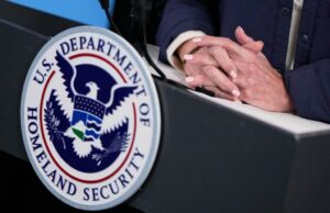 Tribunal de apelações confirma política de Trump de prender imigrantes sem fiança Tribunal de apelações confirma política de Trump de prender imigrantes sem fiança