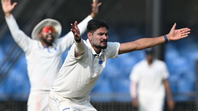 Troféu Ranji 2025-26, quartas de final: Kuldeep Sen estrela com a bola enquanto os rebatedores J&K vacilam no dia 1
